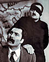 Mihai Gingulescu şi Cornel Popescu în &bdquo;Moartea accidentală a unui rebel&ldquo; de Dario Fo, regia Dan Alecsandrescu